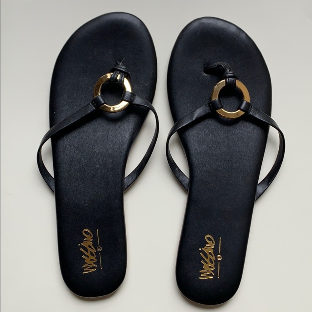 Black Sandals with Gold Ring